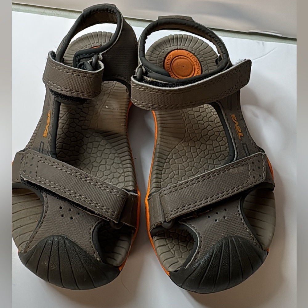 TEVA TOACHI CHILDRENS Sz 10 SANDALS SHOES  ORANGE/BROWN COLOR